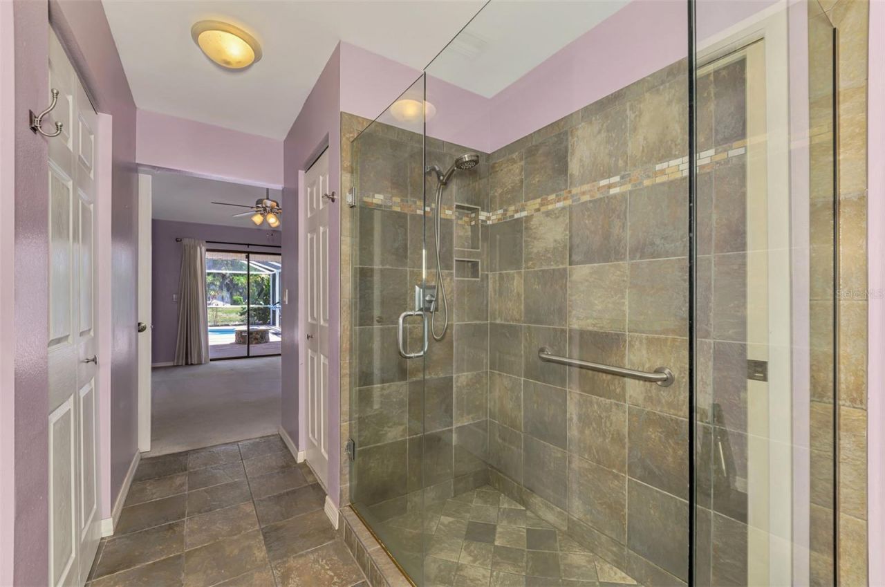 7805 38th Court E, Sarasota, FL 34243 Photo
