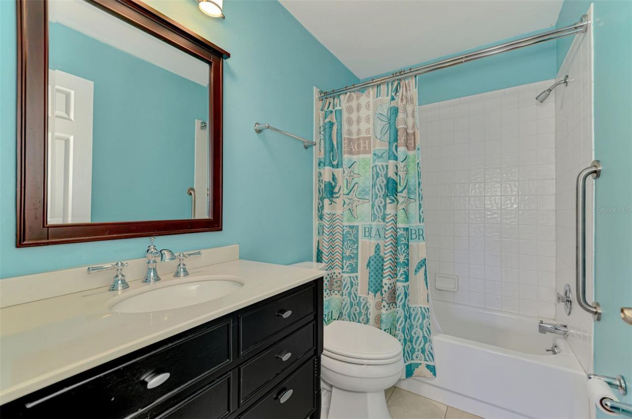 7805 38th Court E, Sarasota, FL 34243 Photo