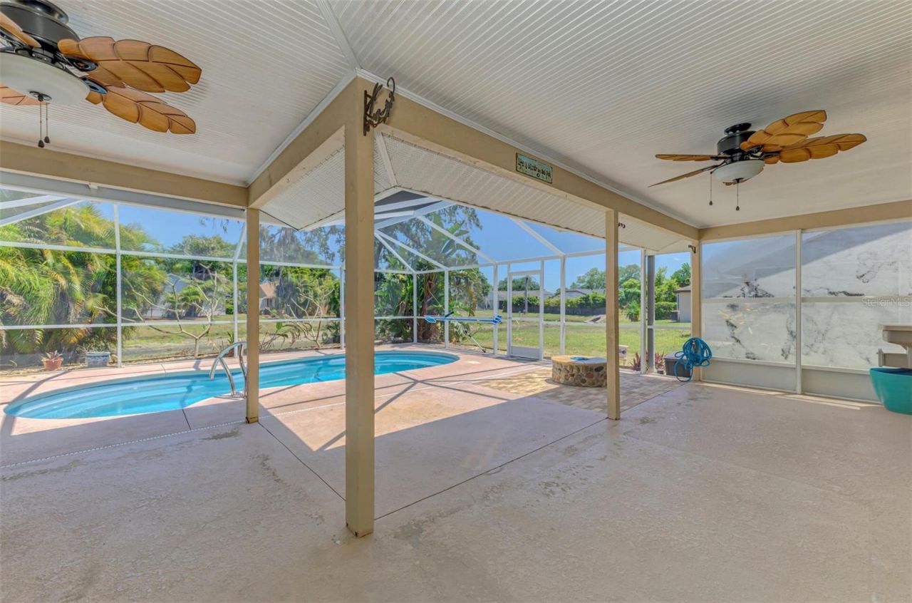 7805 38th Court E, Sarasota, FL 34243 Photo