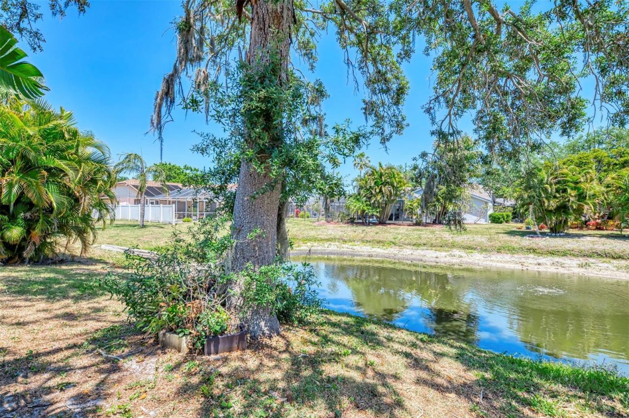 7805 38th Court E, Sarasota, FL 34243 Photo