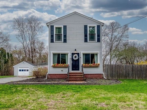 941 S Precinct Street, Taunton, MA 02718