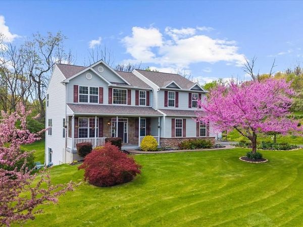 4 KERRYN DRIVE, ROBESONIA, PA 19551