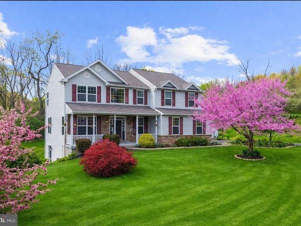 4 KERRYN DRIVE, ROBESONIA, PA 19551