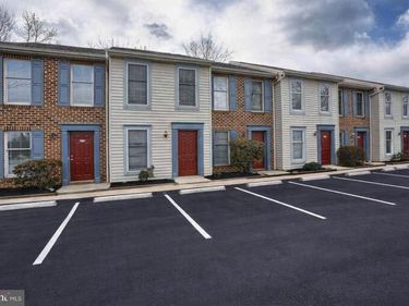 221 N DUKE STREET, HUMMELSTOWN, PA 17036