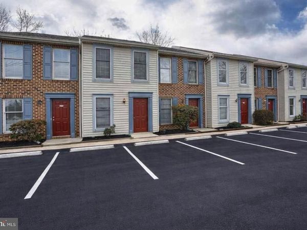 221 N DUKE STREET , HUMMELSTOWN, PA 17036