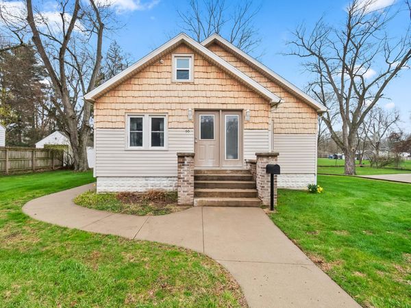 90 Rippon Avenue, Hillsdale, MI 49242