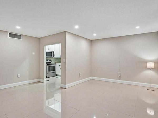 4980 E Sabal Palm Boulevard E, Unit 124, Tamarac, FL 33319