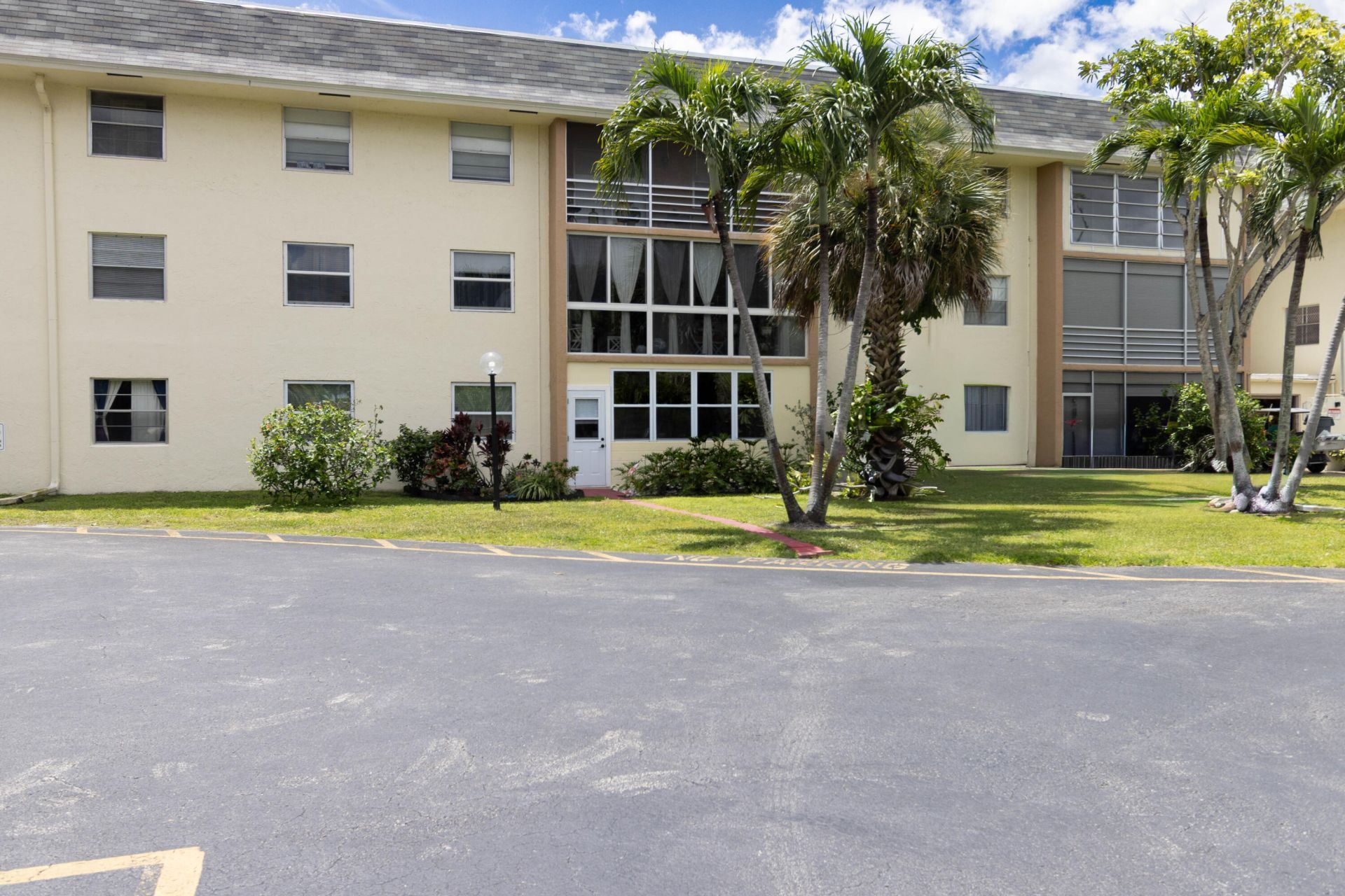 4980 E Sabal Palm Boulevard E, Unit 124, Tamarac, FL 33319 Photo