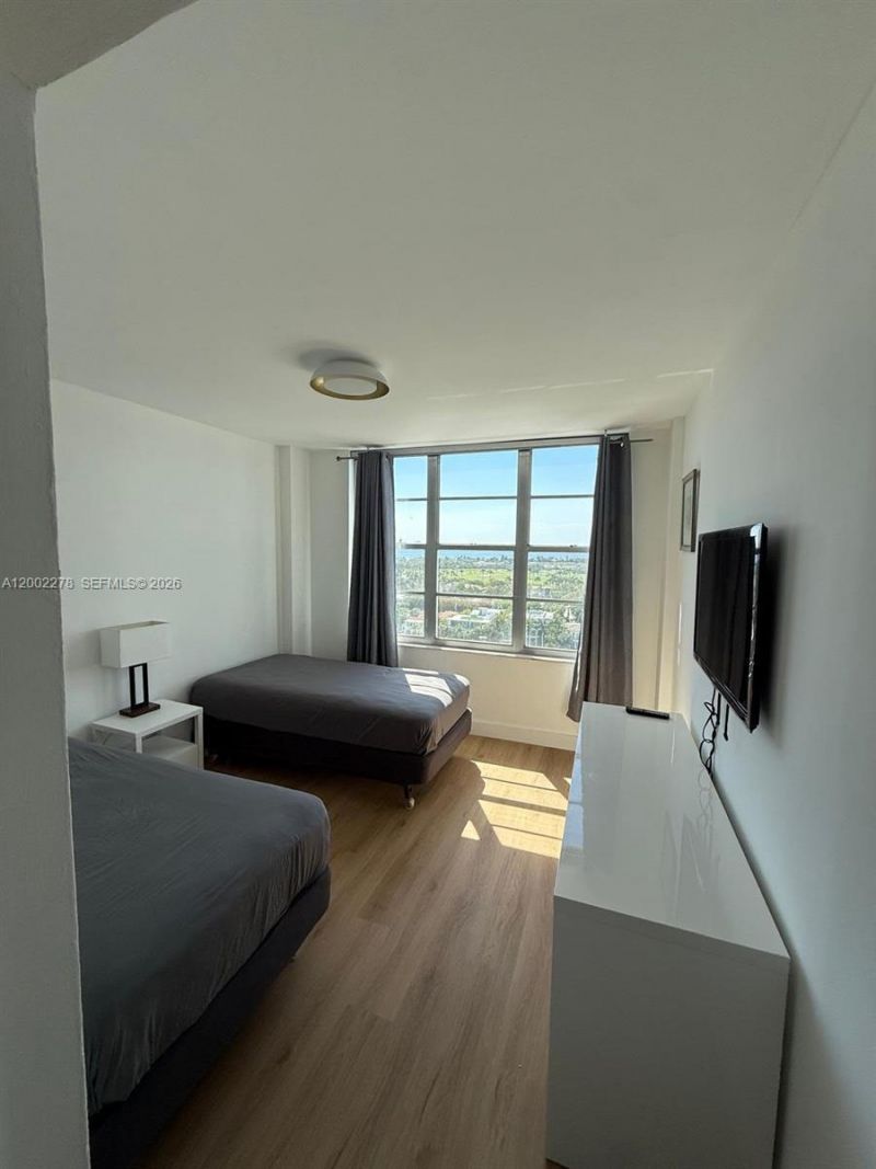 5700 Collins Ave , Unit 15H, Miami Beach, FL 33140 Photo