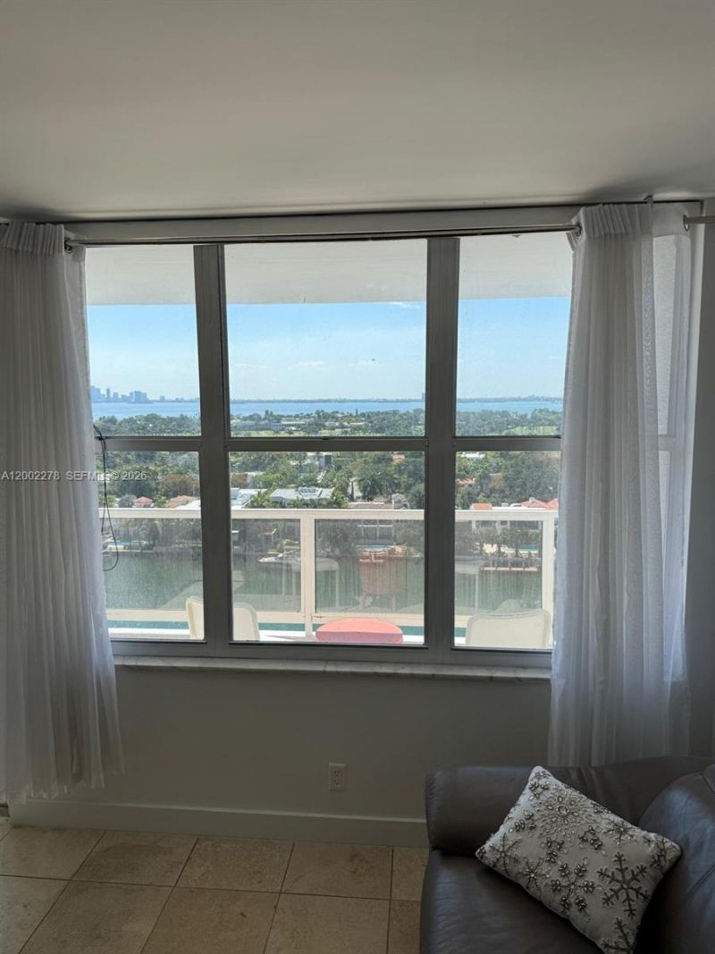 5700 Collins Ave , Unit 15H, Miami Beach, FL 33140 Photo