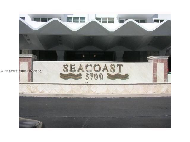 5700 Collins Ave , Unit 15H, Miami Beach, FL 33140 Photo