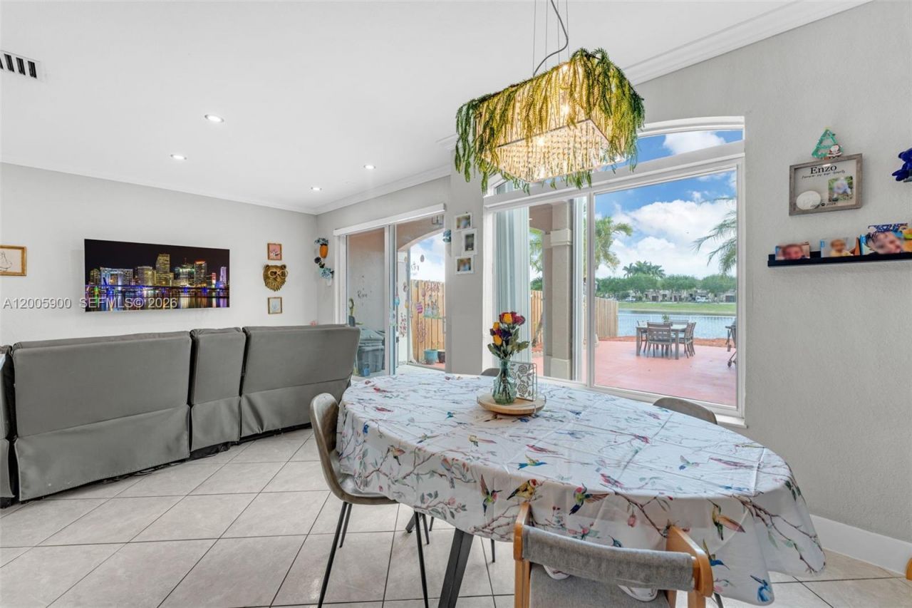 945 SW 154th Ct , Miami, FL 33194 Photo