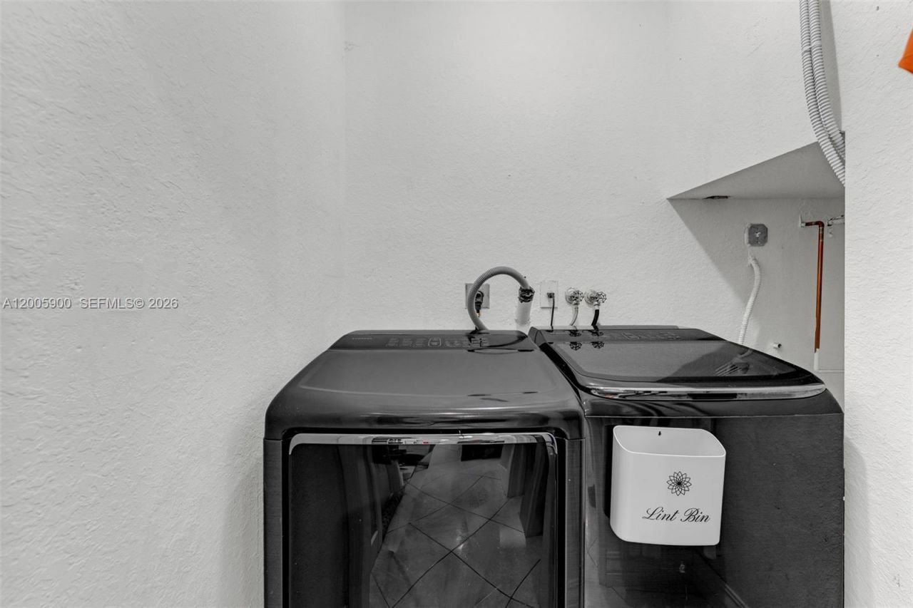 945 SW 154th Ct , Miami, FL 33194 Photo