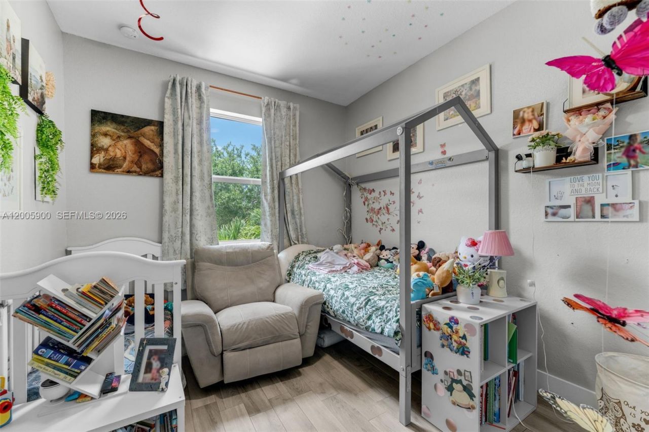 945 SW 154th Ct , Miami, FL 33194 Photo