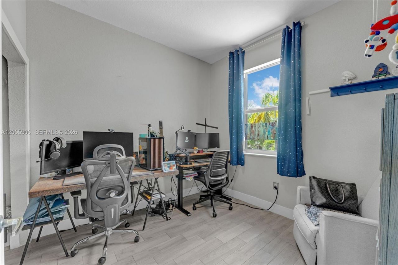 945 SW 154th Ct , Miami, FL 33194 Photo