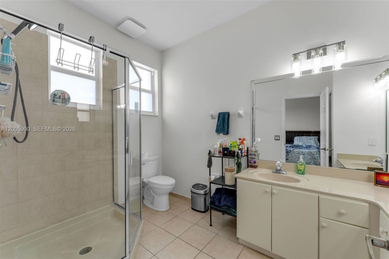 945 SW 154th Ct , Miami, FL 33194 Photo