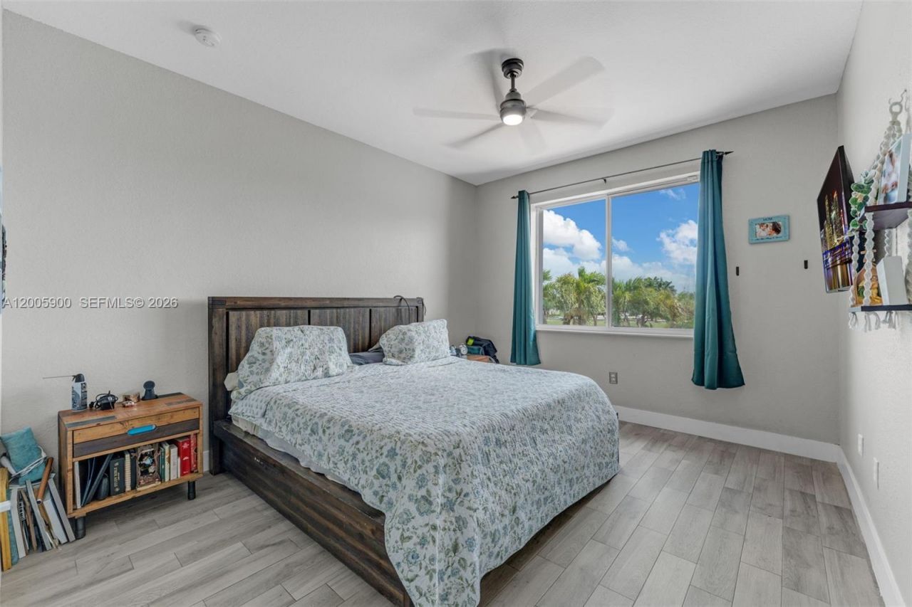 945 SW 154th Ct , Miami, FL 33194 Photo