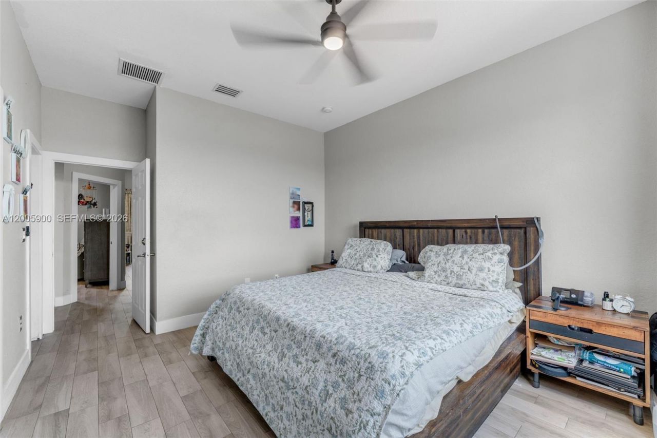 945 SW 154th Ct , Miami, FL 33194 Photo