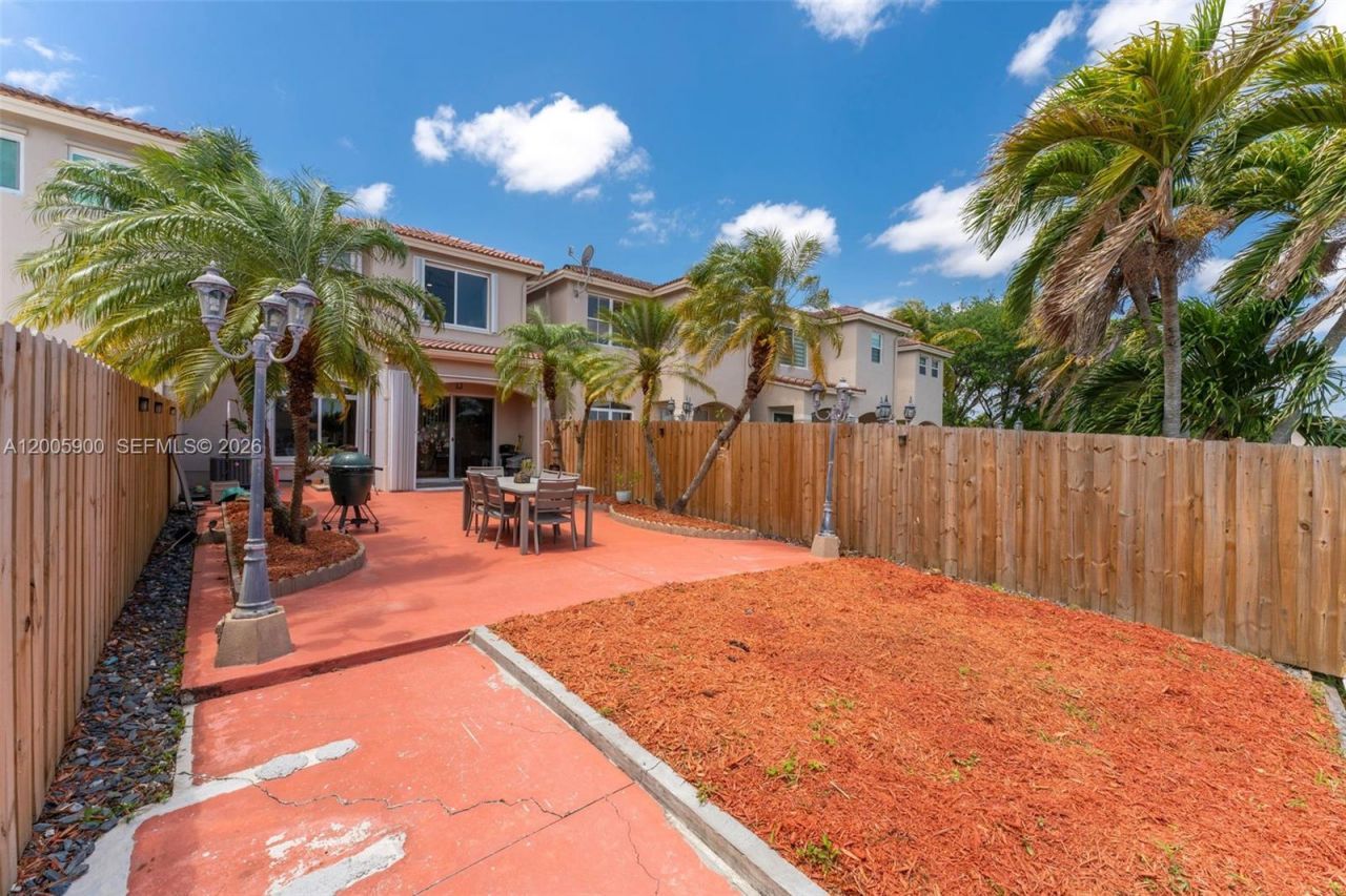 945 SW 154th Ct , Miami, FL 33194 Photo