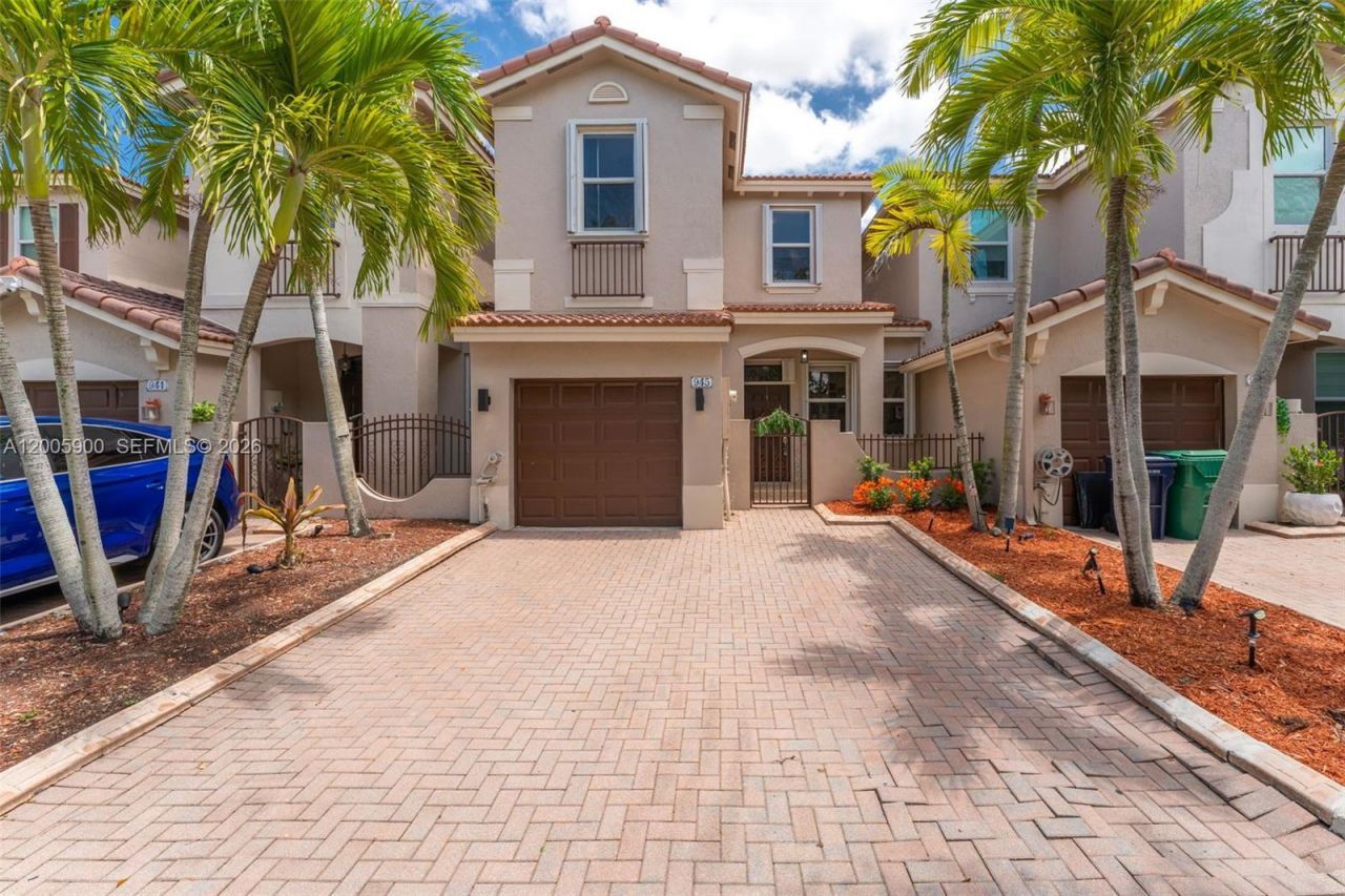 945 SW 154th Ct , Miami, FL 33194 Photo