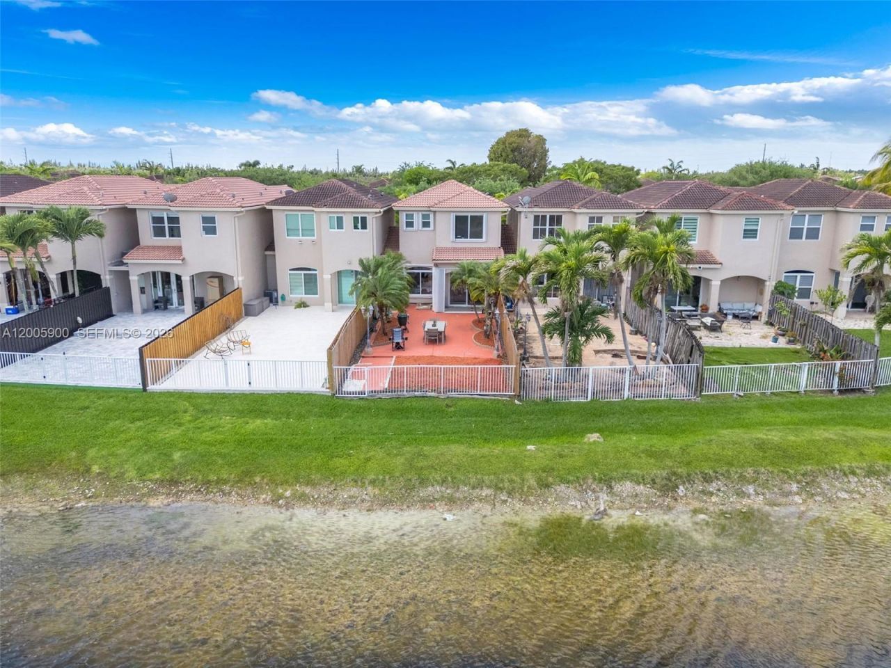 945 SW 154th Ct , Miami, FL 33194 Photo