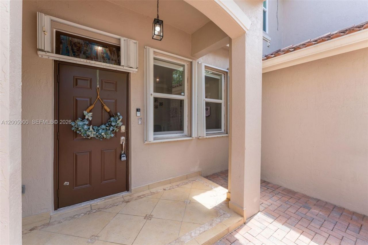 945 SW 154th Ct , Miami, FL 33194 Photo