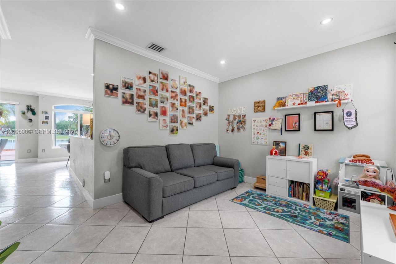 945 SW 154th Ct , Miami, FL 33194 Photo