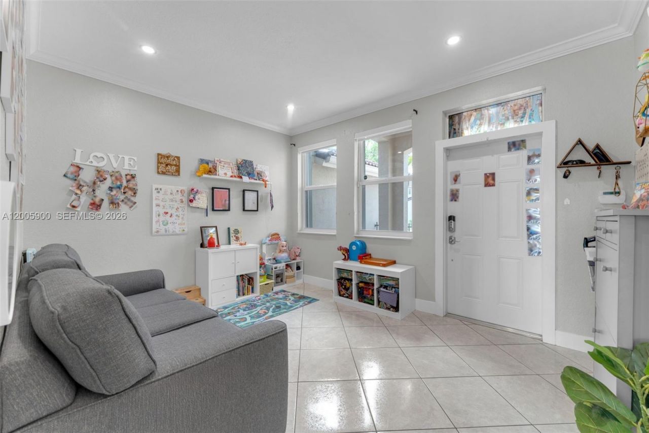 945 SW 154th Ct , Miami, FL 33194 Photo