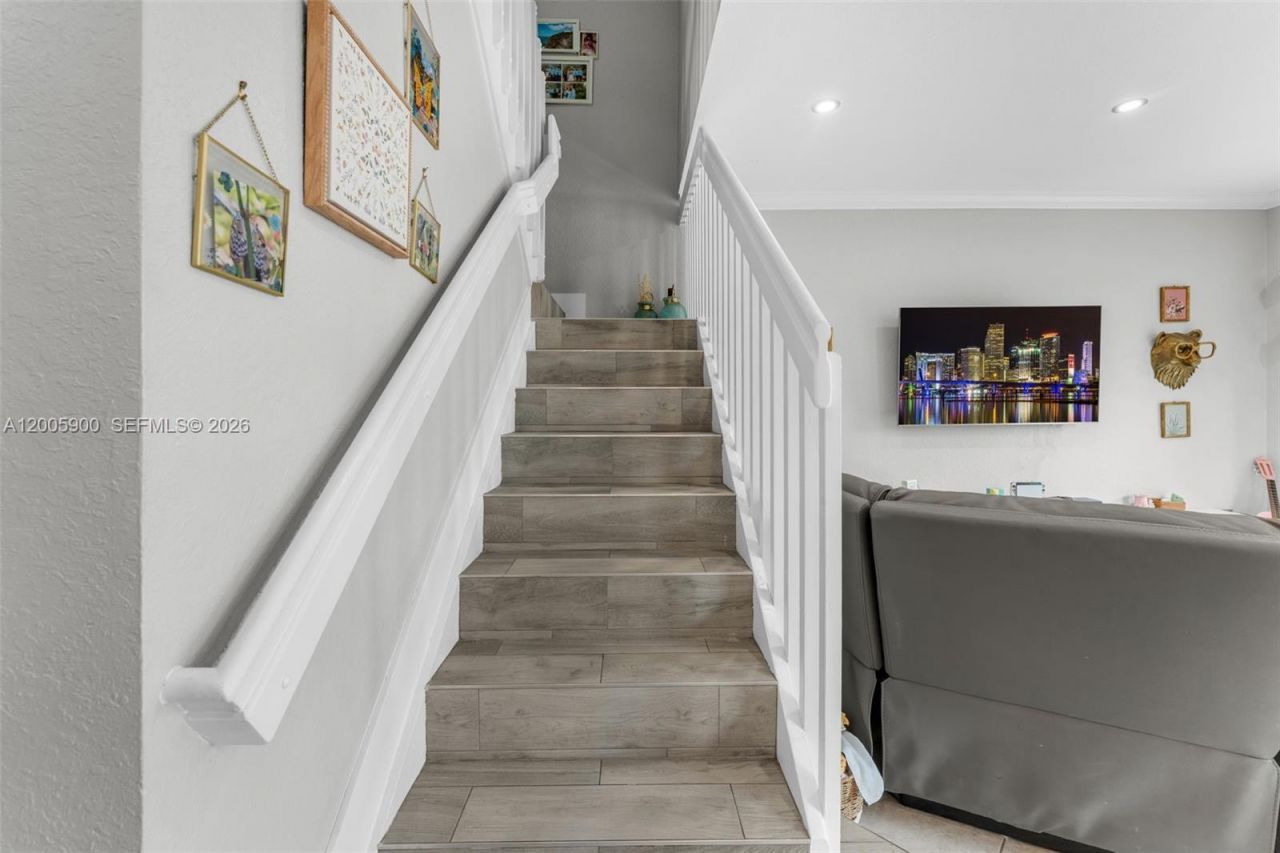 945 SW 154th Ct , Miami, FL 33194 Photo