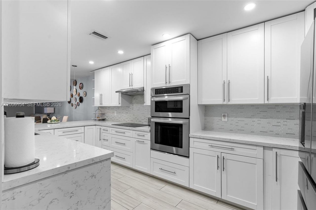 1064 NW 97th Ave , Unit 219, Pembroke Pines, FL 33024 Photo