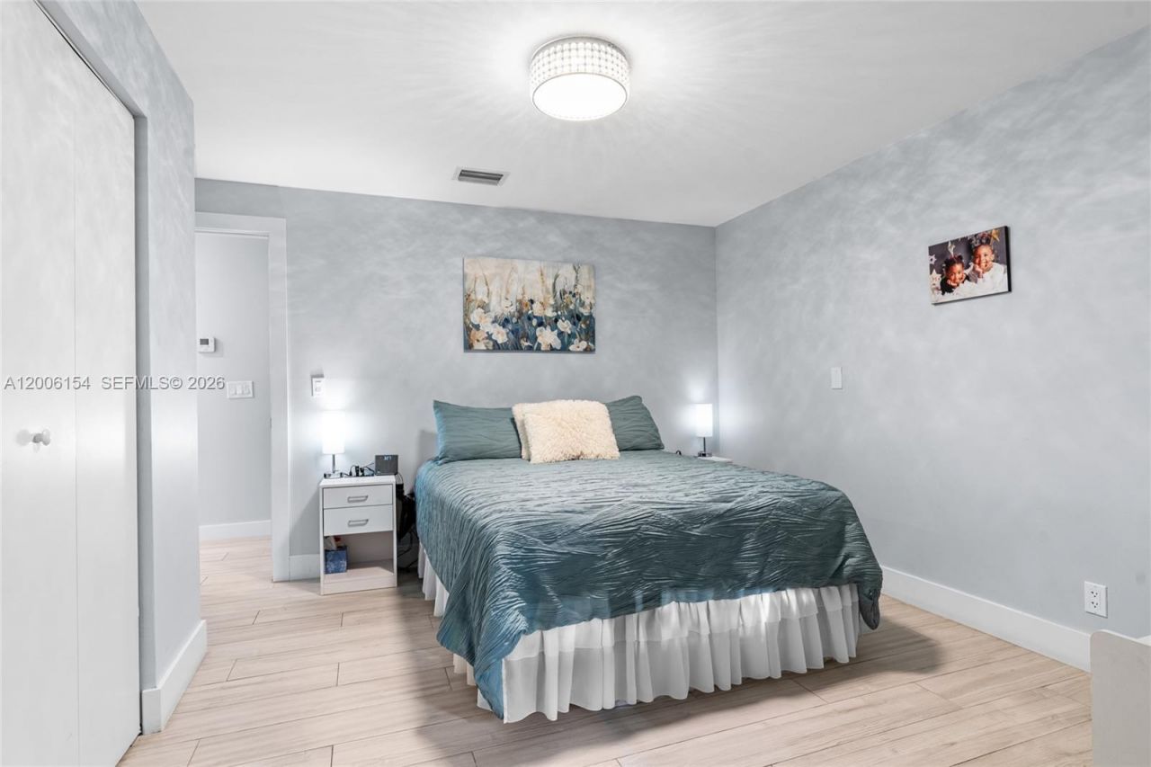 1064 NW 97th Ave , Unit 219, Pembroke Pines, FL 33024 Photo