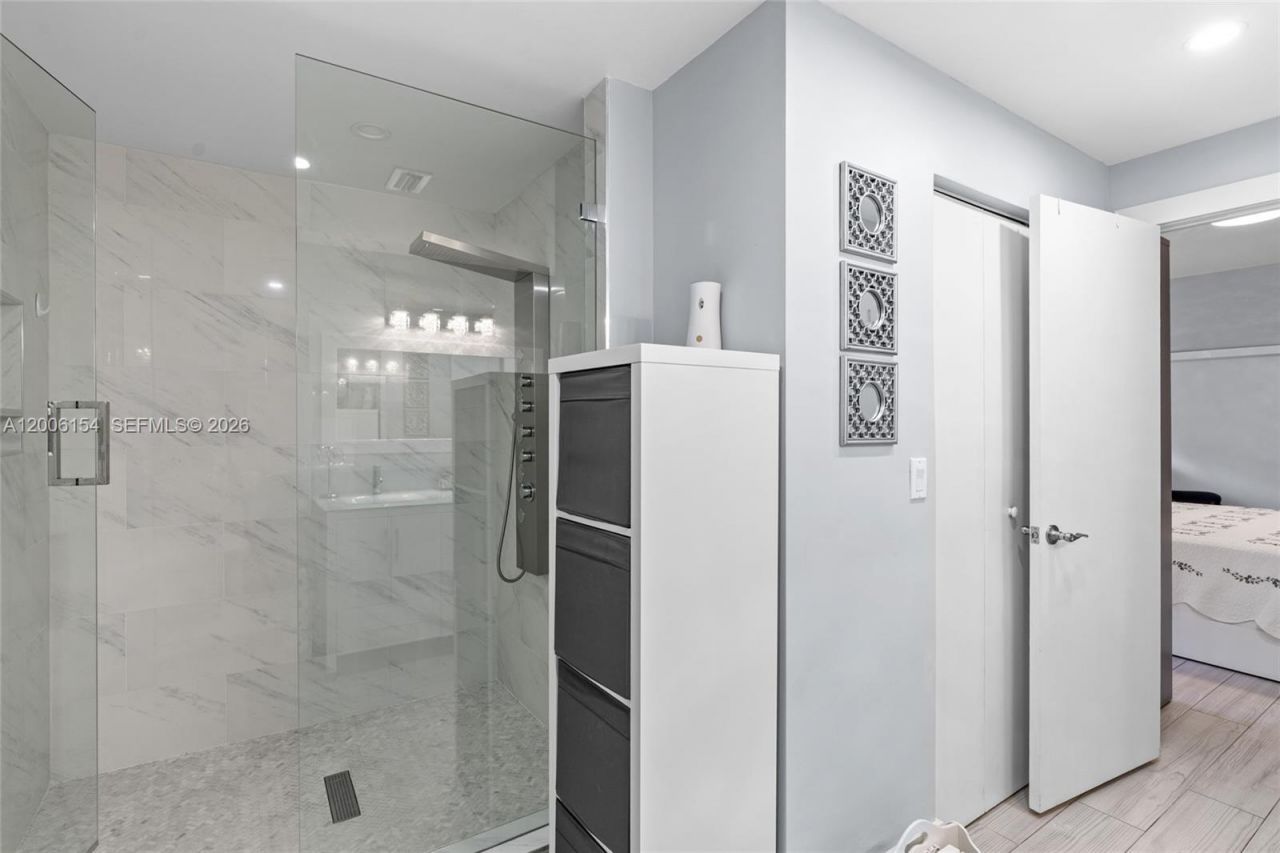 1064 NW 97th Ave , Unit 219, Pembroke Pines, FL 33024 Photo