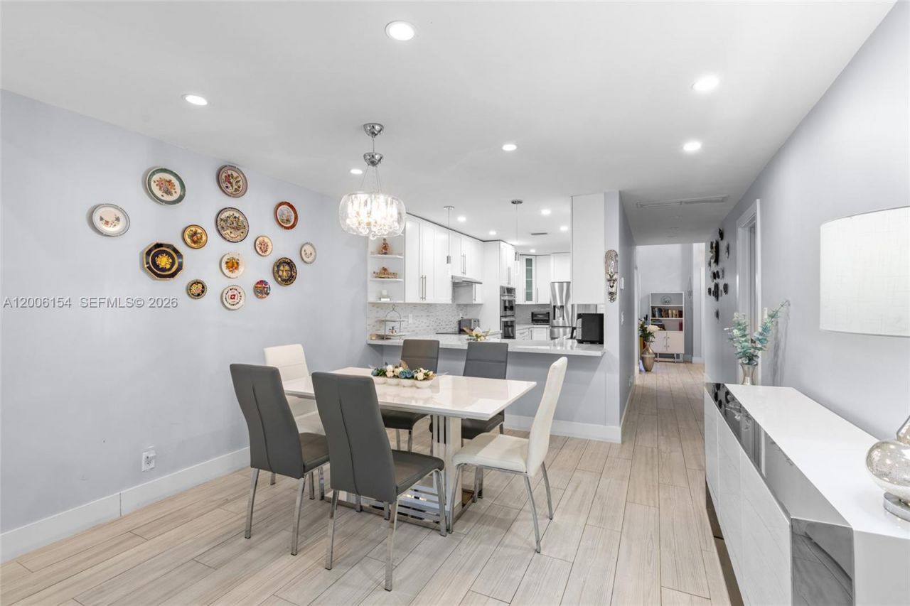 1064 NW 97th Ave , Unit 219, Pembroke Pines, FL 33024 Photo