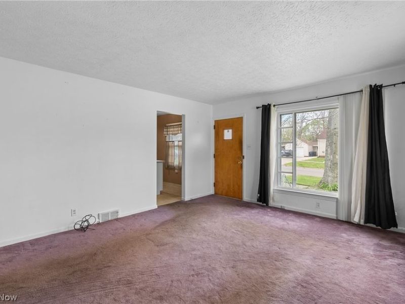 1037 Hardesty Boulevard, Akron, OH 44320 Photo 10