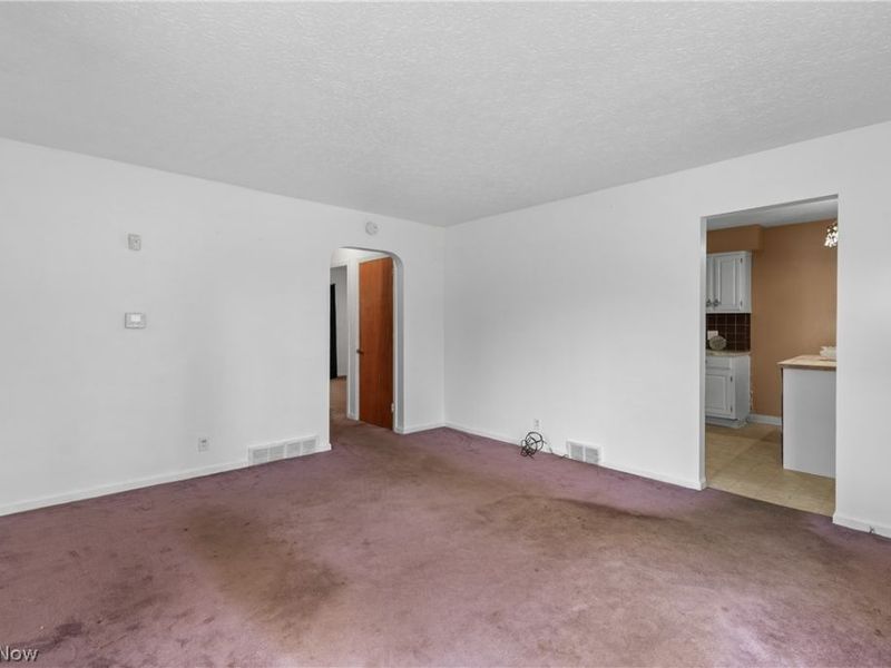 1037 Hardesty Boulevard, Akron, OH 44320 Photo 11