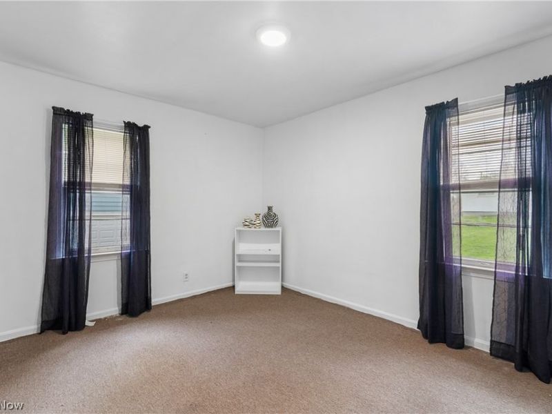 1037 Hardesty Boulevard, Akron, OH 44320 Photo 12