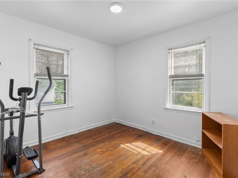 1037 Hardesty Boulevard, Akron, OH 44320 Photo 16