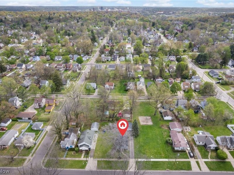 1037 Hardesty Boulevard, Akron, OH 44320 Photo 2