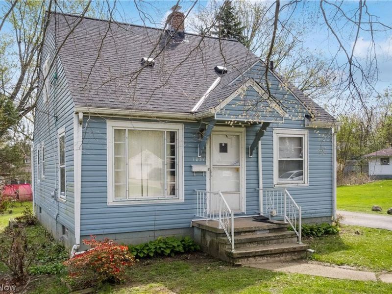 1037 Hardesty Boulevard, Akron, OH 44320 Photo 3