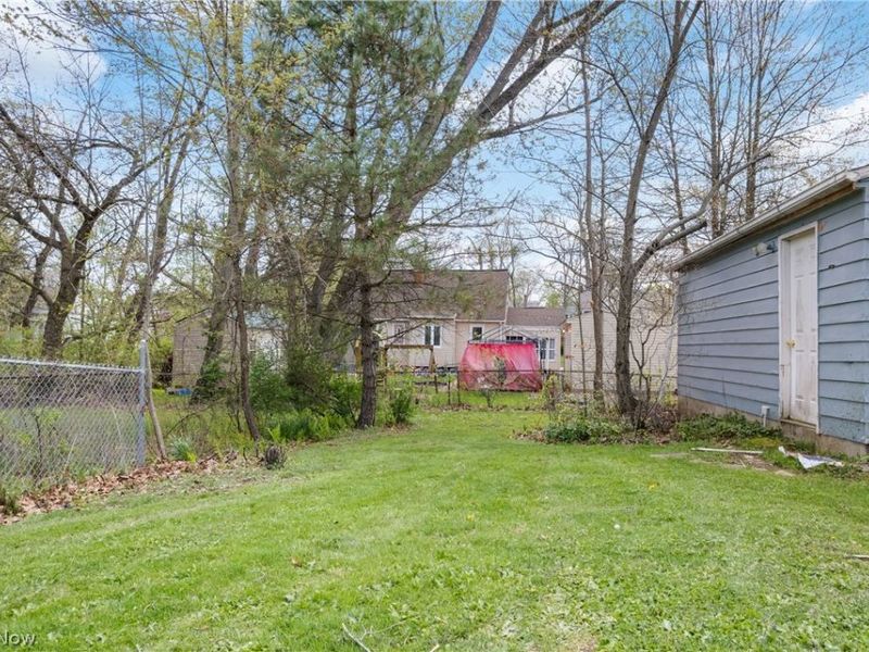 1037 Hardesty Boulevard, Akron, OH 44320 Photo 30