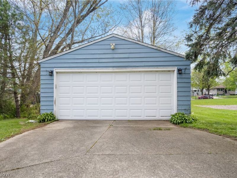 1037 Hardesty Boulevard, Akron, OH 44320 Photo 32