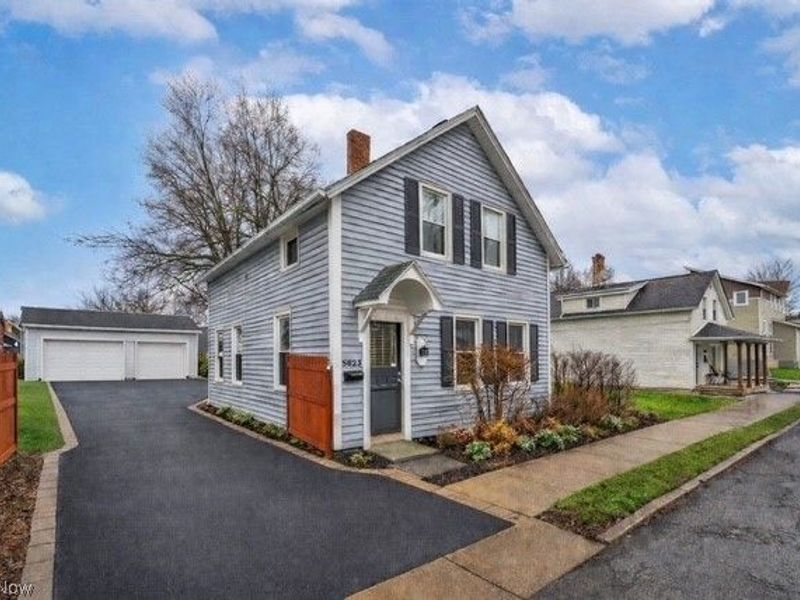 3623 Siam Avenue, Cleveland, OH 44113 Photo 1