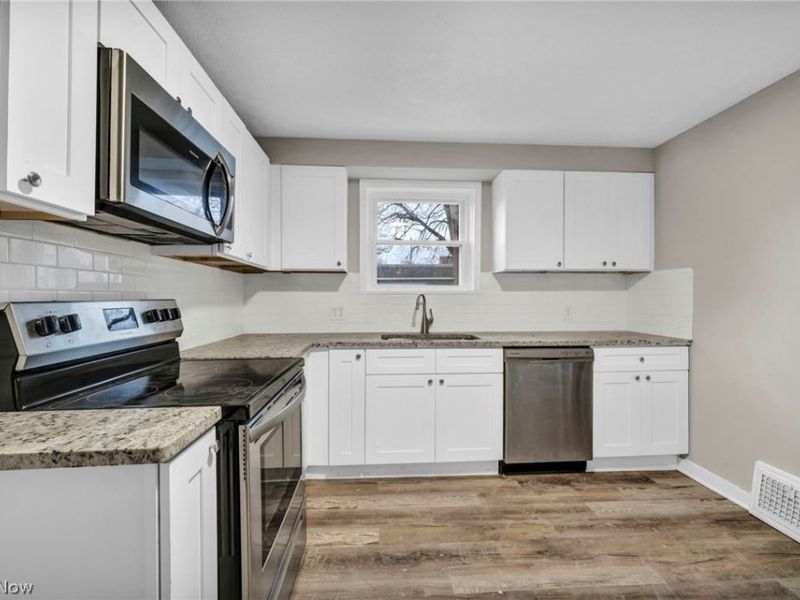 3623 Siam Avenue, Cleveland, OH 44113 Photo 16