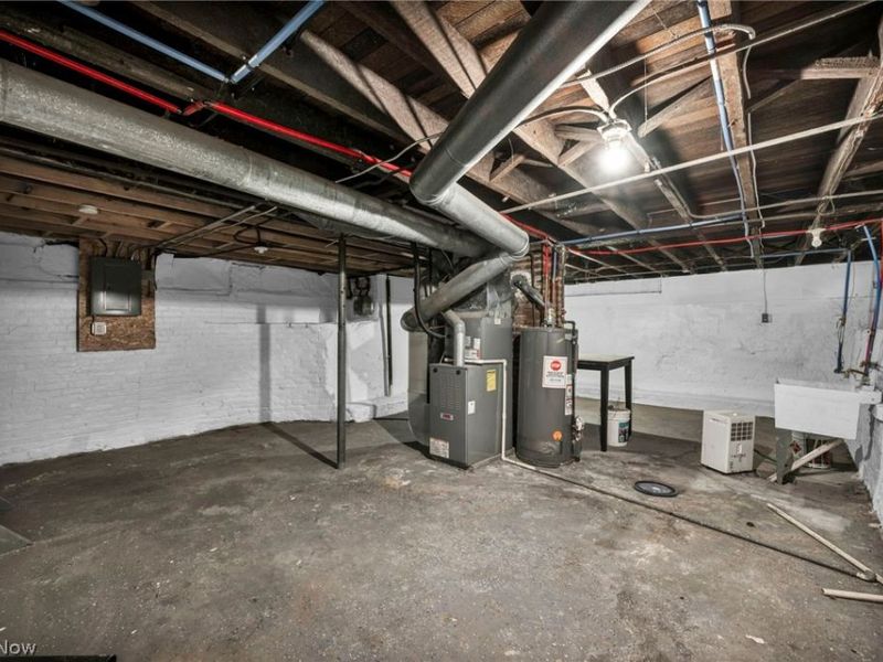 3623 Siam Avenue, Cleveland, OH 44113 Photo 37