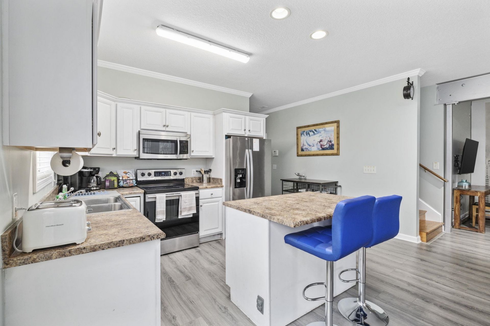 122 Rainbow Dr.  Photo 8