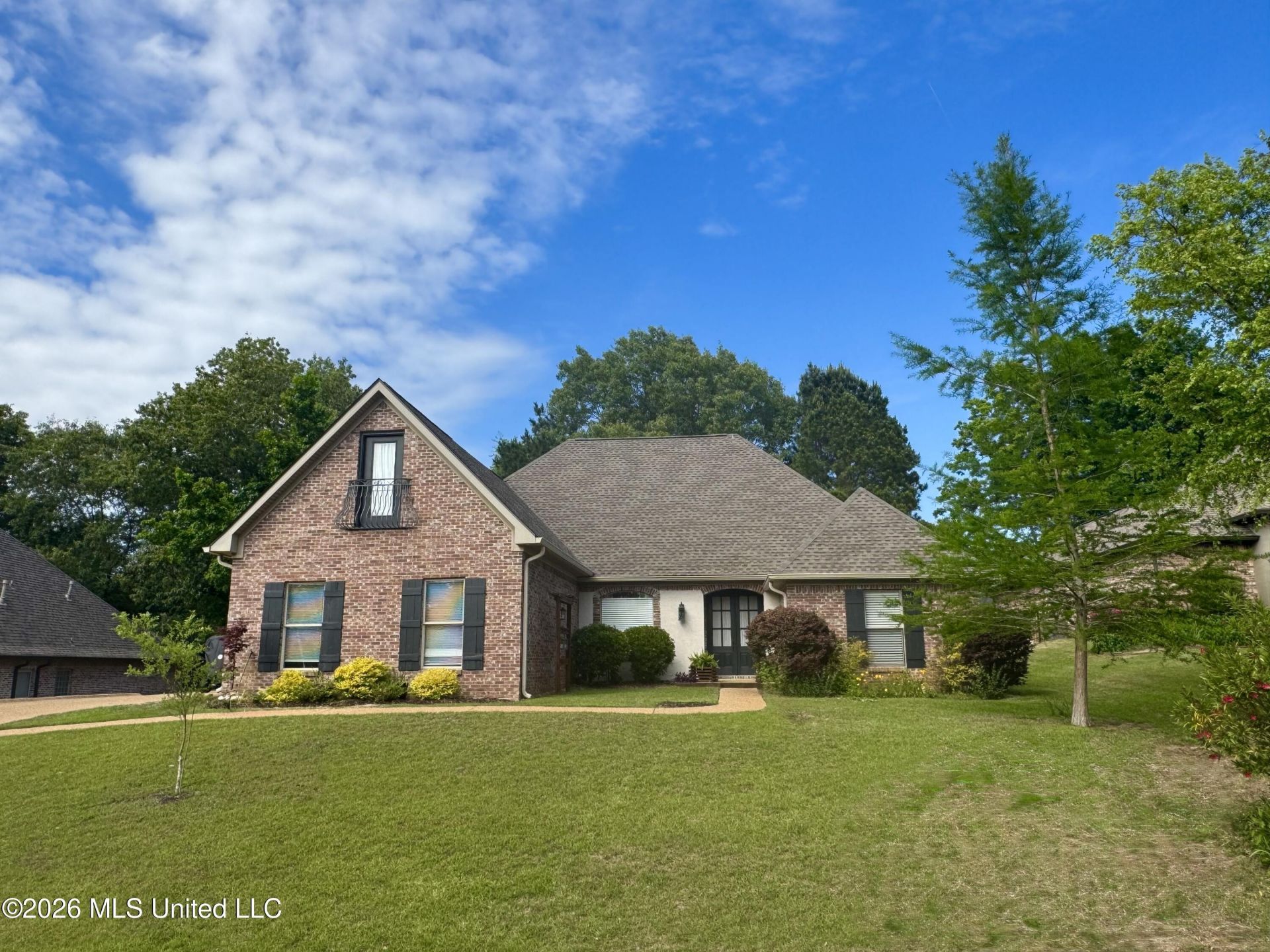 156 Woodlands Glen Circle, Brandon, MS 39047 Main Photo