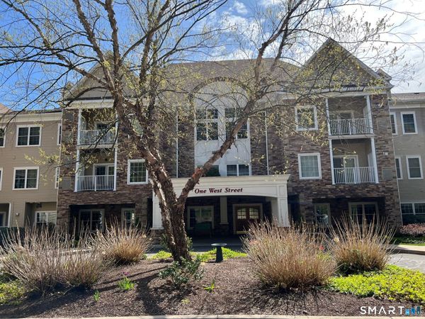 1 West, Unit 223, Simsbury, CT 06070