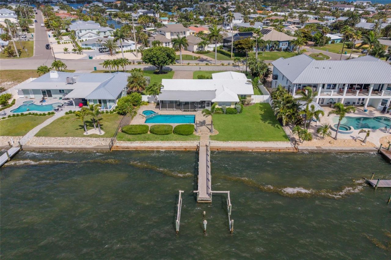 633 Key Royale Drive, Holmes Beach, FL 34217 Photo