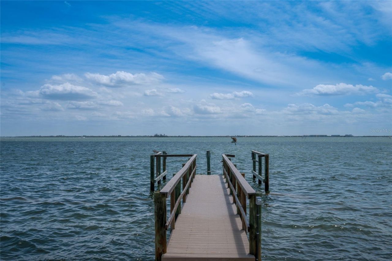 633 Key Royale Drive, Holmes Beach, FL 34217 Photo