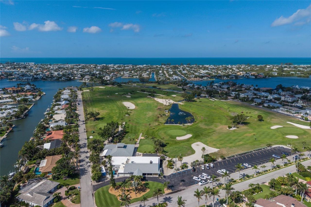 633 Key Royale Drive, Holmes Beach, FL 34217 Photo